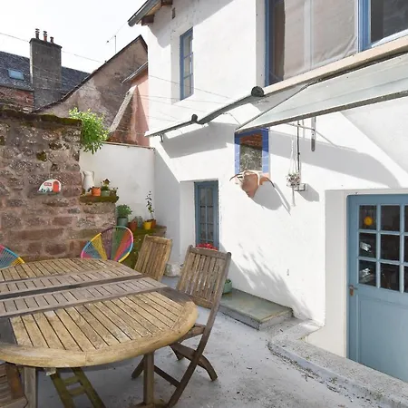 La Rouge, Maison De Village Avec Terrasse